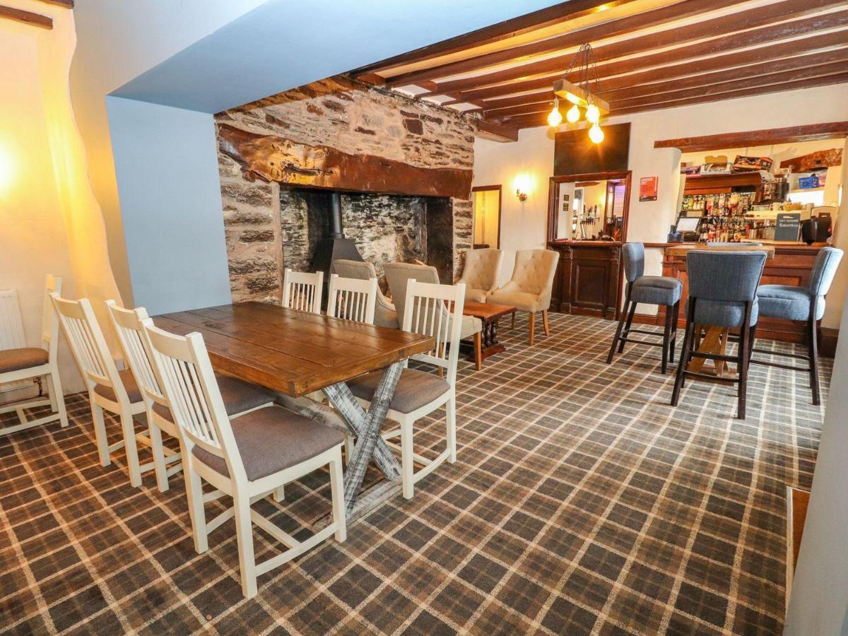 Hotel The Blue Lion Cynwyd Exterior foto